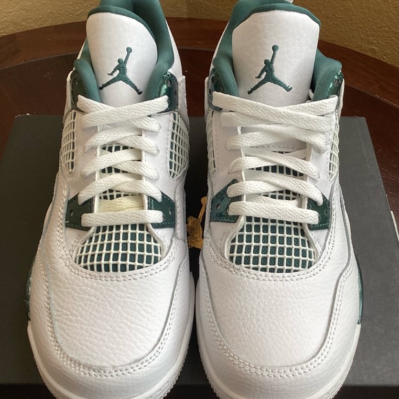 Jordan 4 Kids White and Dark Green - Picture 2 of 9